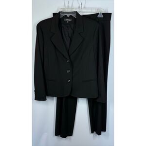 Korinna Women’s 2p black pant suit size 10 petite